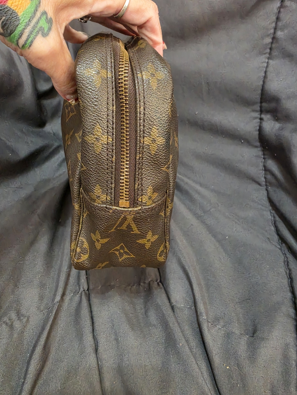 Louis Vuitton Authentic Brown Monogram Canvas Toiletry Pouch - Picture 4 of 14